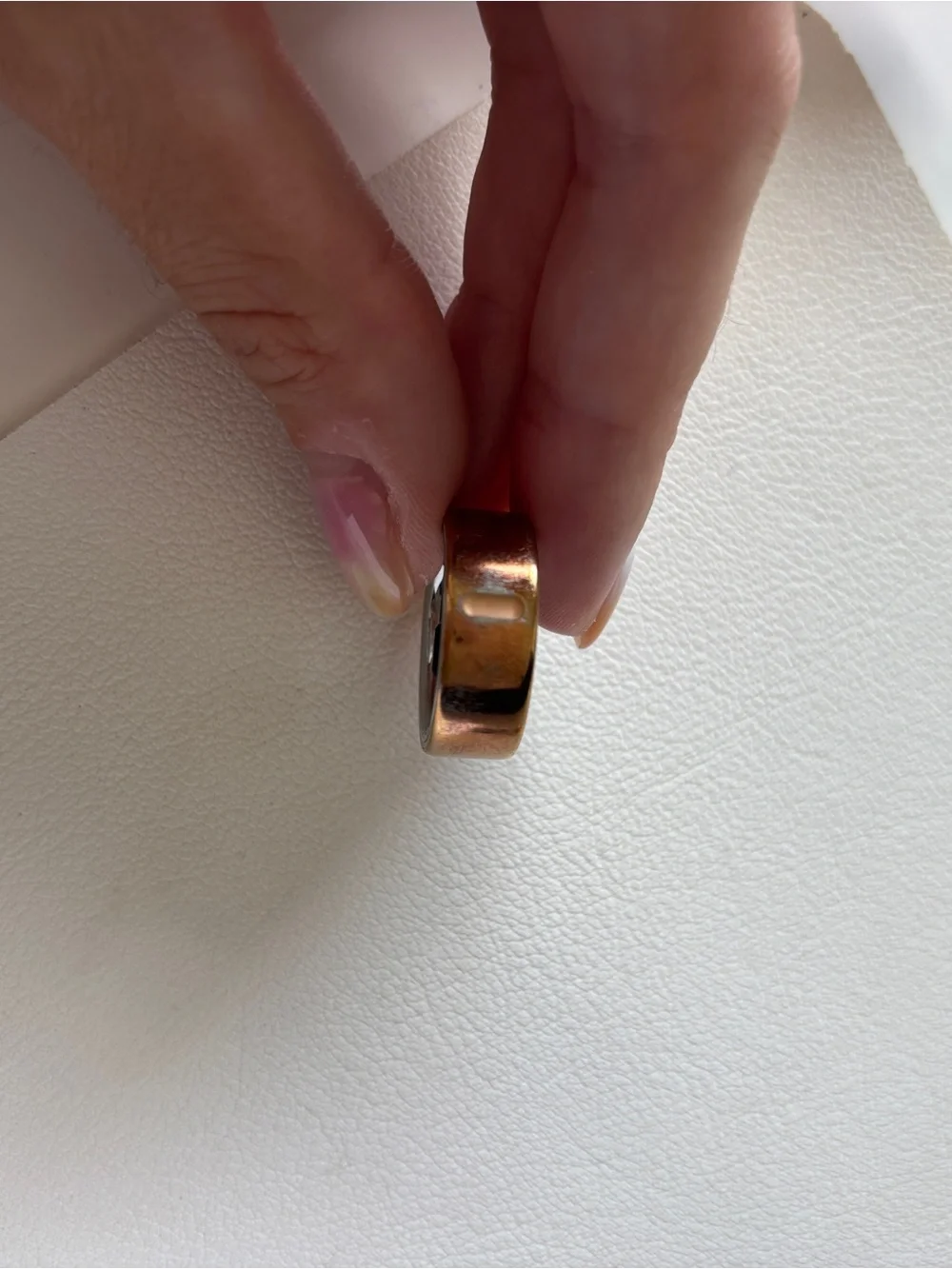 Oura Ring 4 – rose gold smart ring